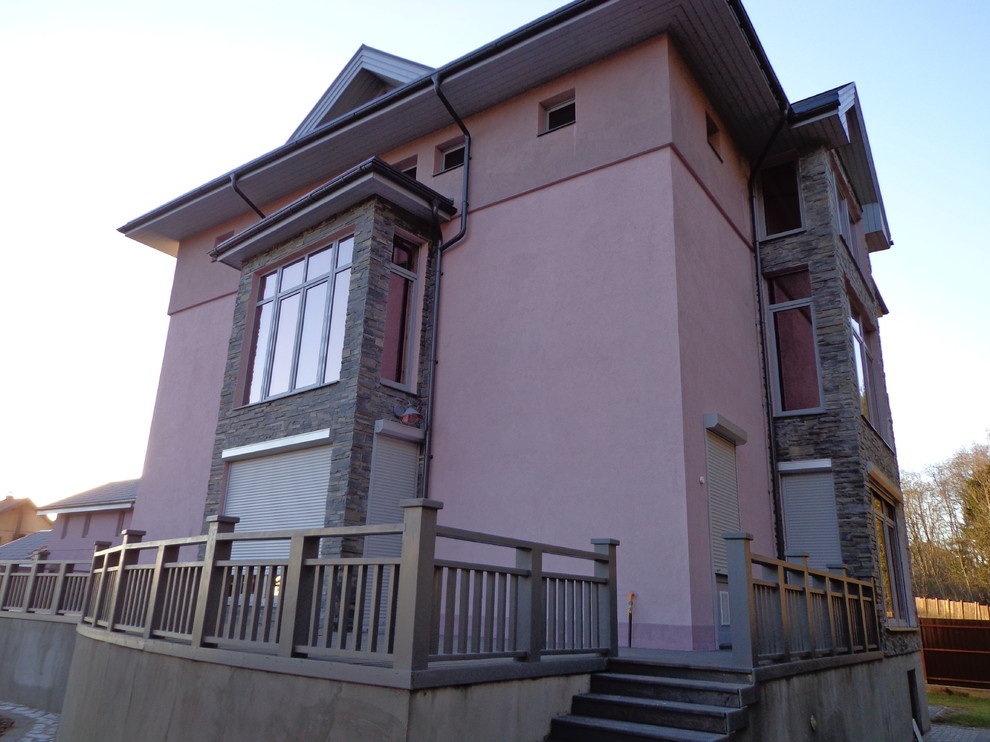 Проект индивидуального трехэтажного дома с дизайном интерьеров