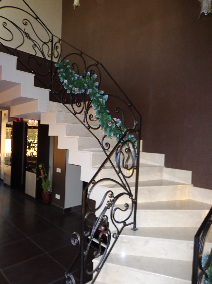 Проект индивидуального трехэтажного дома с дизайном интерьеров