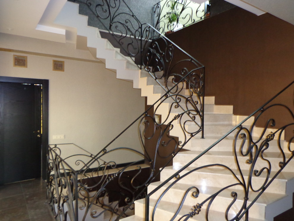 Проект индивидуального трехэтажного дома с дизайном интерьеров