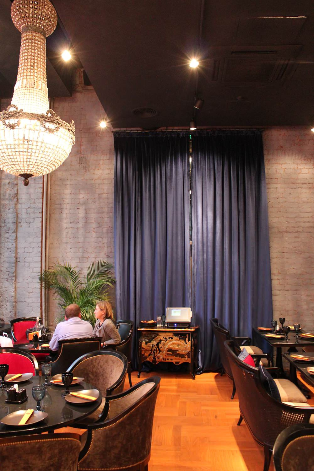 Текстильный декор в интерьере ресторанов