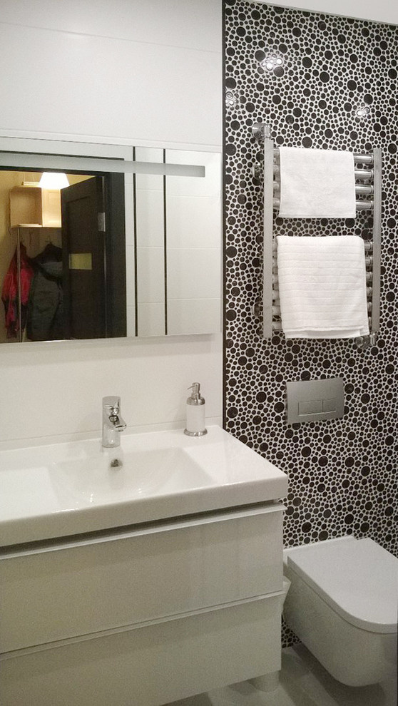 Обложка проекта: Сан узел в черно-белых красках