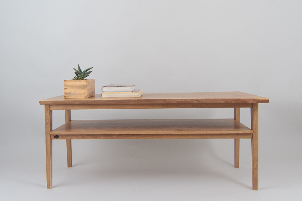 Обложка проекта: Журнальный стол из дуба с полкой