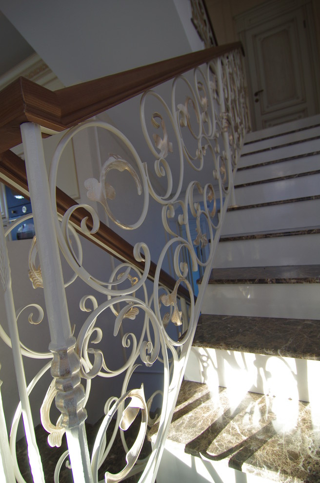 Лестницы с кованым ограждением