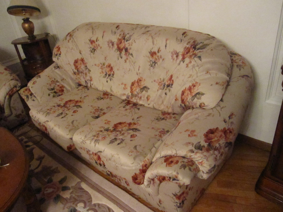 Замена обивки на мягкой мебели классика Италия,Польша