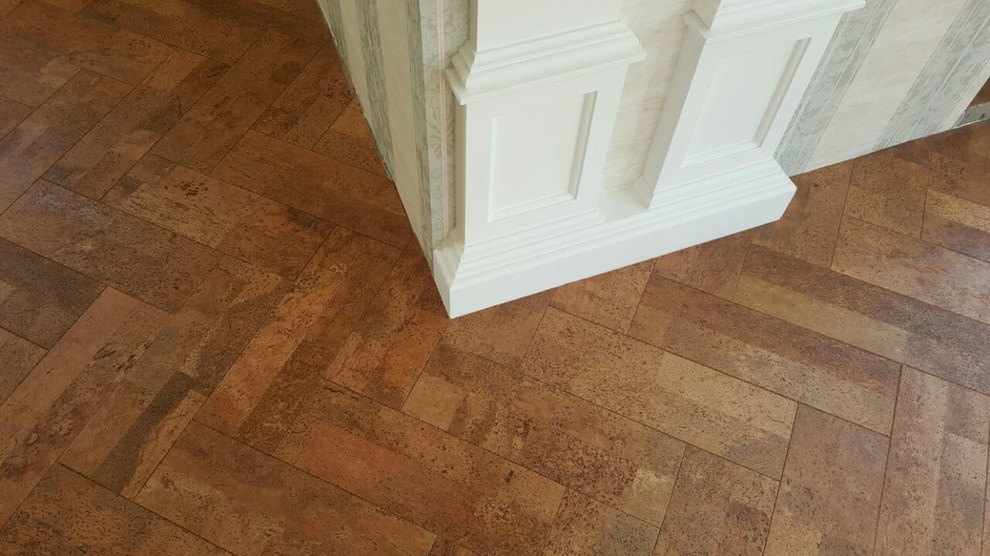 Оригинальный способ укладки напольной пробки!