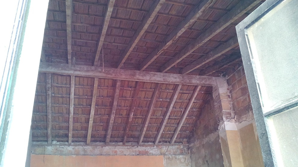 Acceso a cuarto de bombas de piscina San Vicente del Raspeig