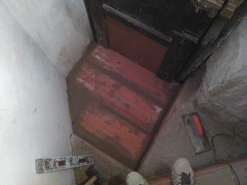 Acceso a cuarto de bombas de piscina San Vicente del Raspeig