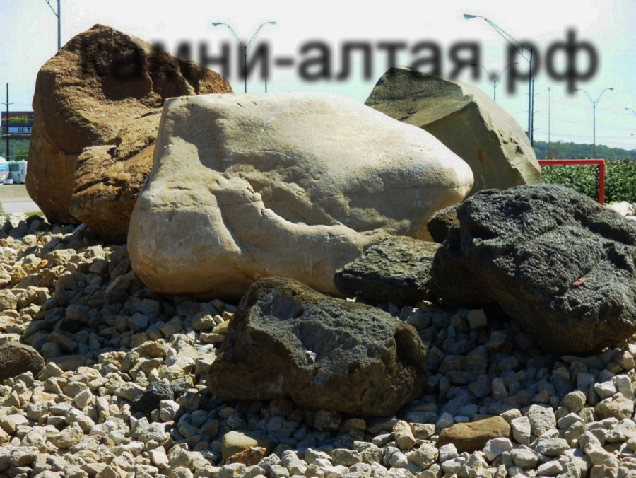 Валуны и глыбы Алтая