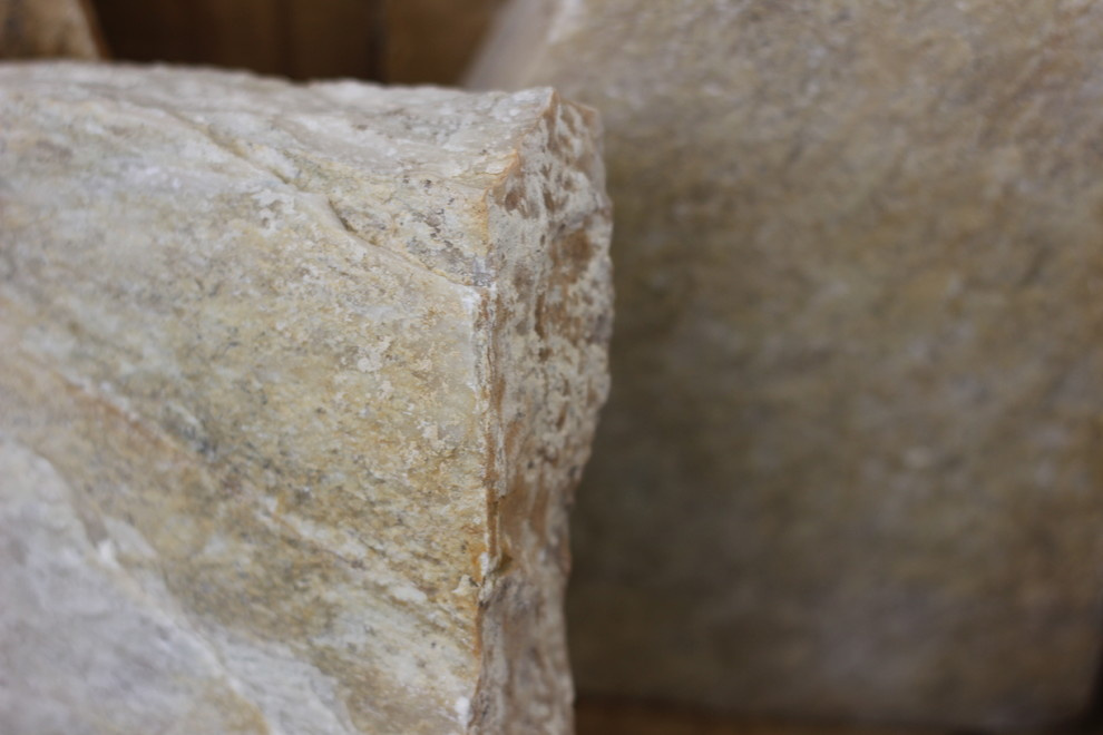 Камень для облицовки цоколя