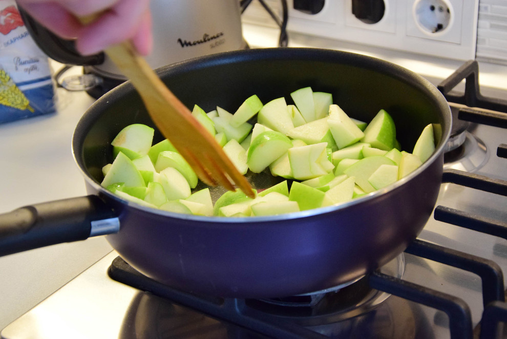 Постная шарлотка