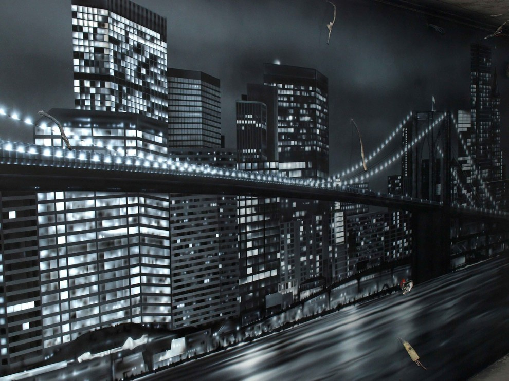 Роспись стен в доме.