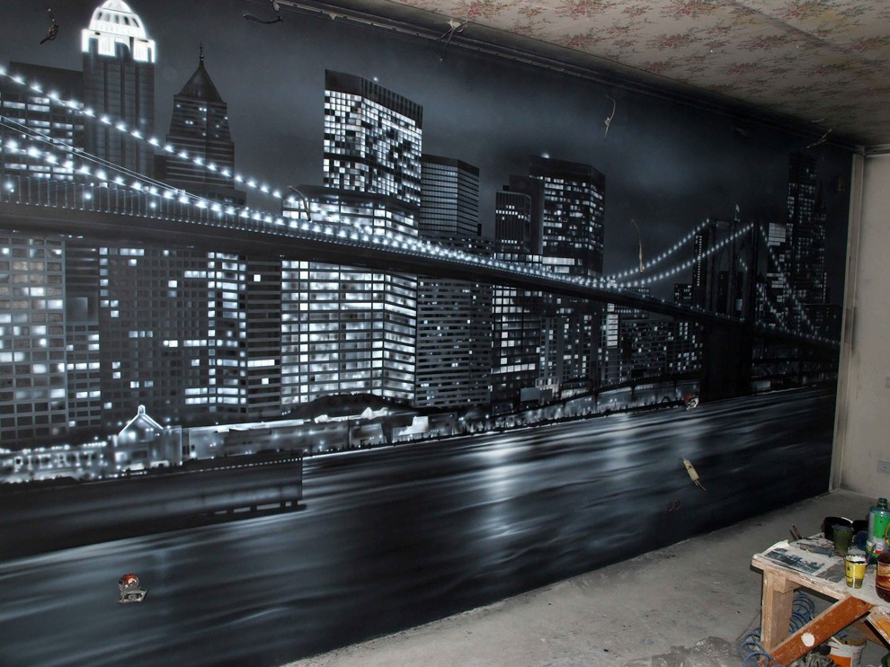 Роспись стен в доме.