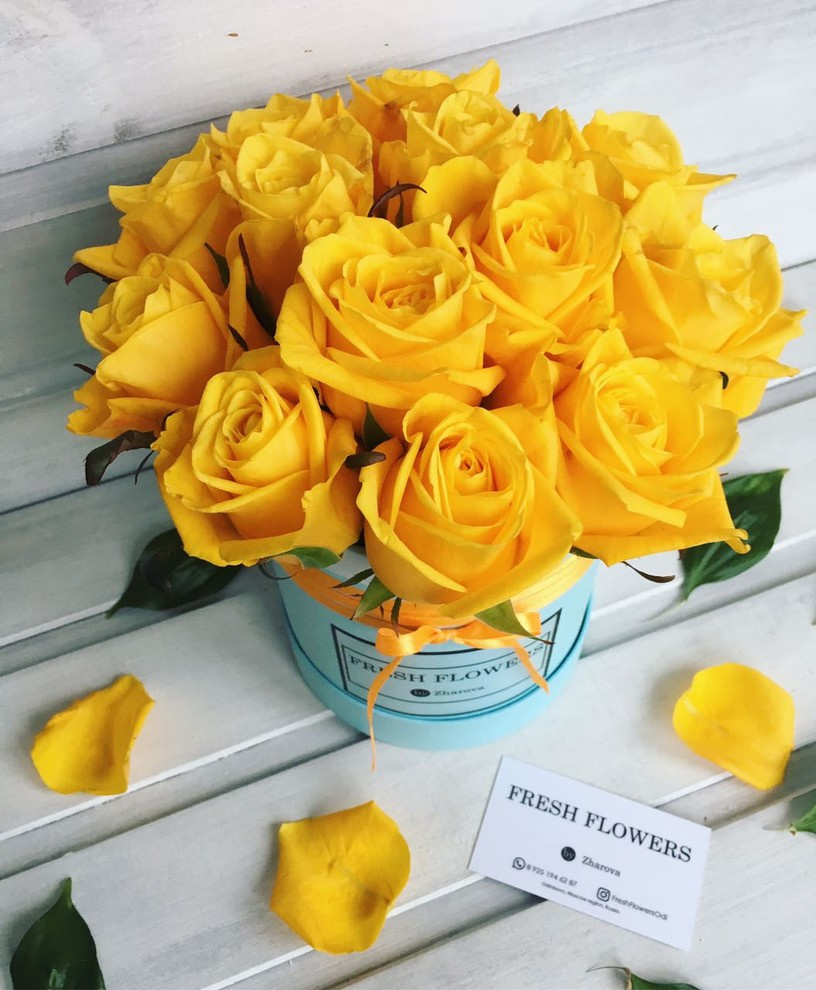 Розы в шляпных коробках