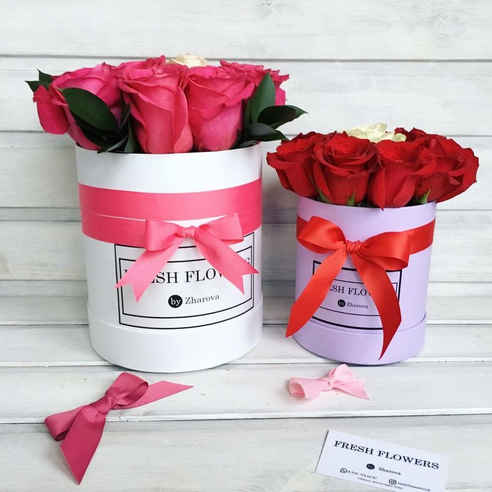 Розы в шляпных коробках