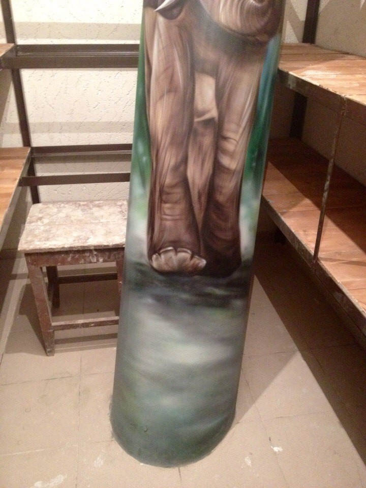 Слон на трубе, аэрография.