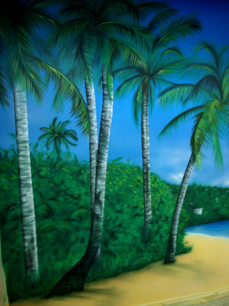 Роспись стен в доме.