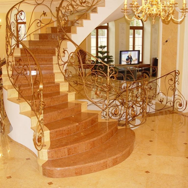 Лестница в гостинице