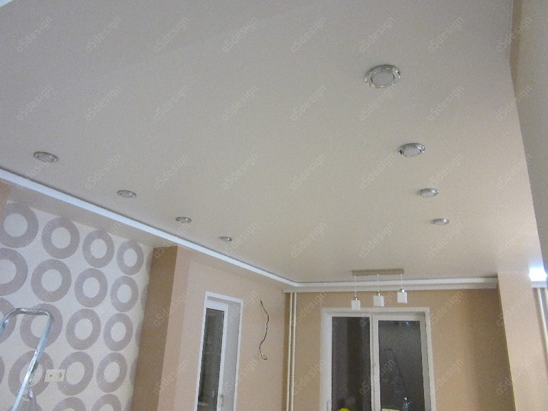 Ниширование натяжным потолком