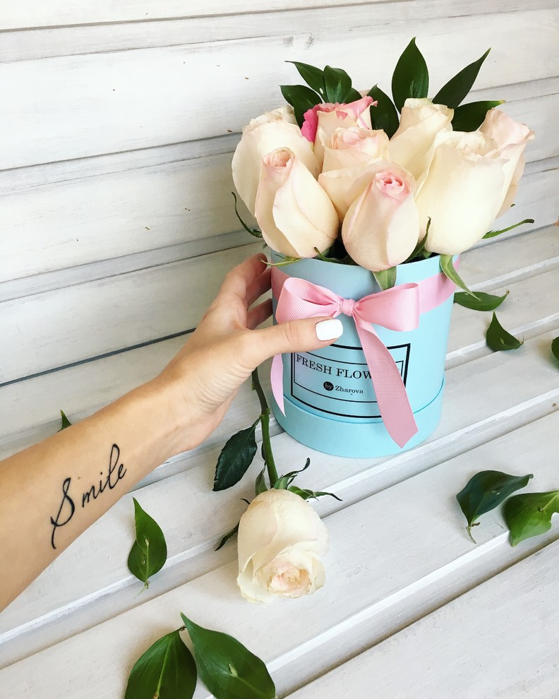 Нежные розы в шляпных коробках
