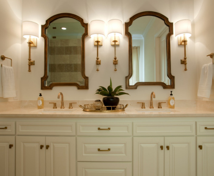 Классическое бра Devon с белым абажуром Savoyhouse