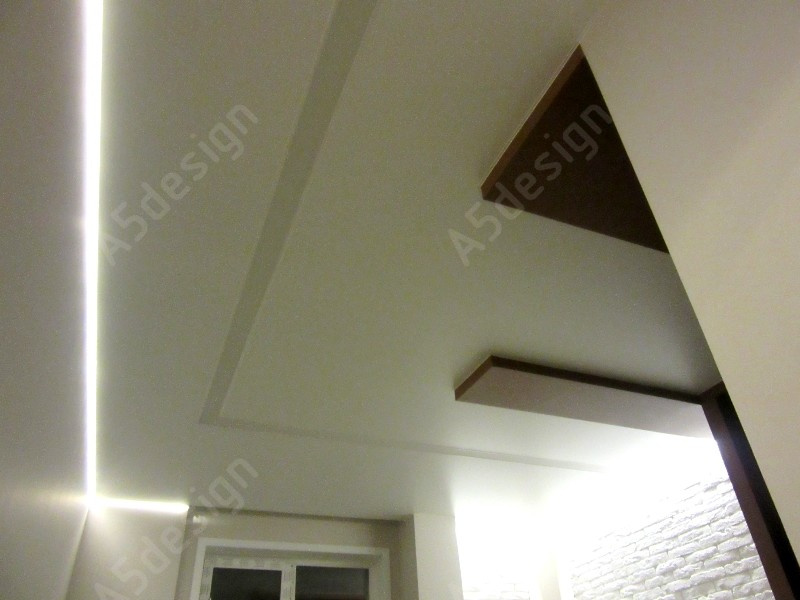 Линейный свет, парящие потолки