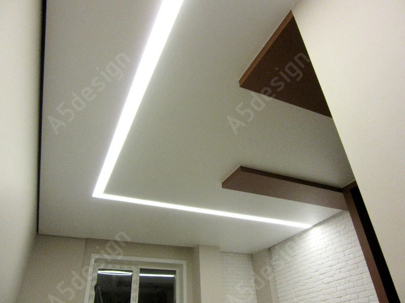 Линейный свет, парящие потолки