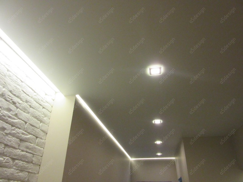 Линейный свет, парящие потолки