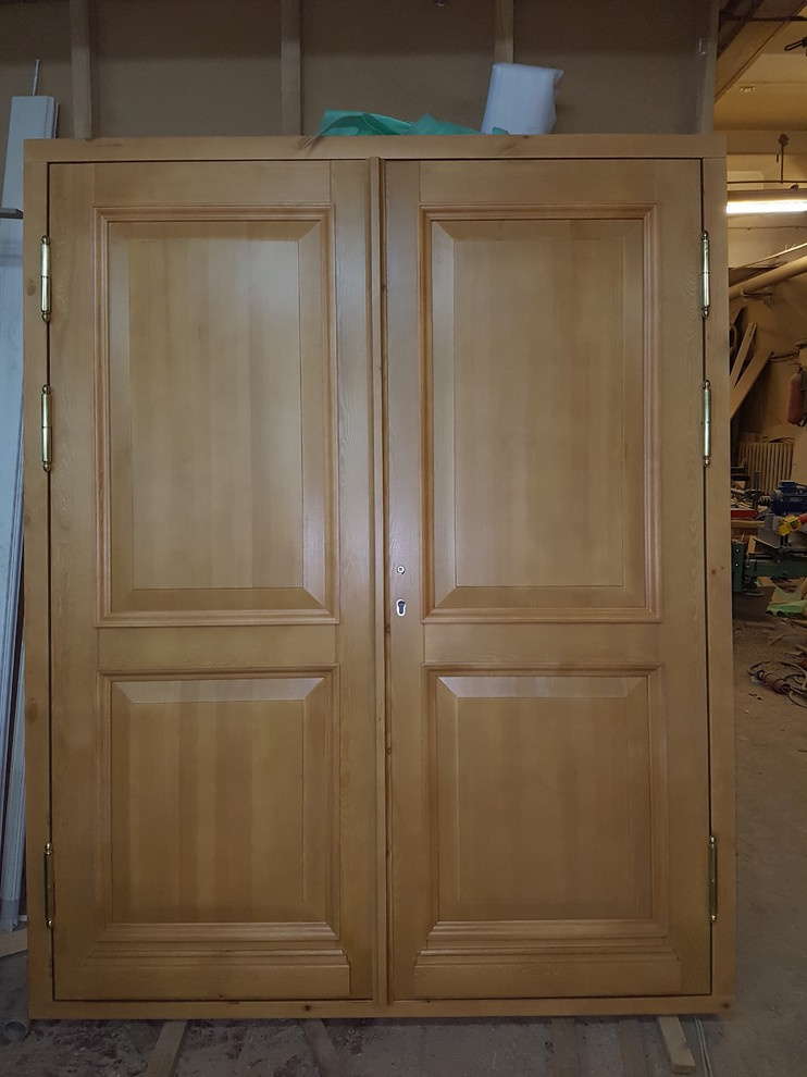 Двери входные исторические