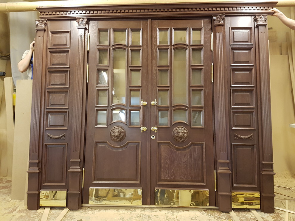 Двери входные исторические