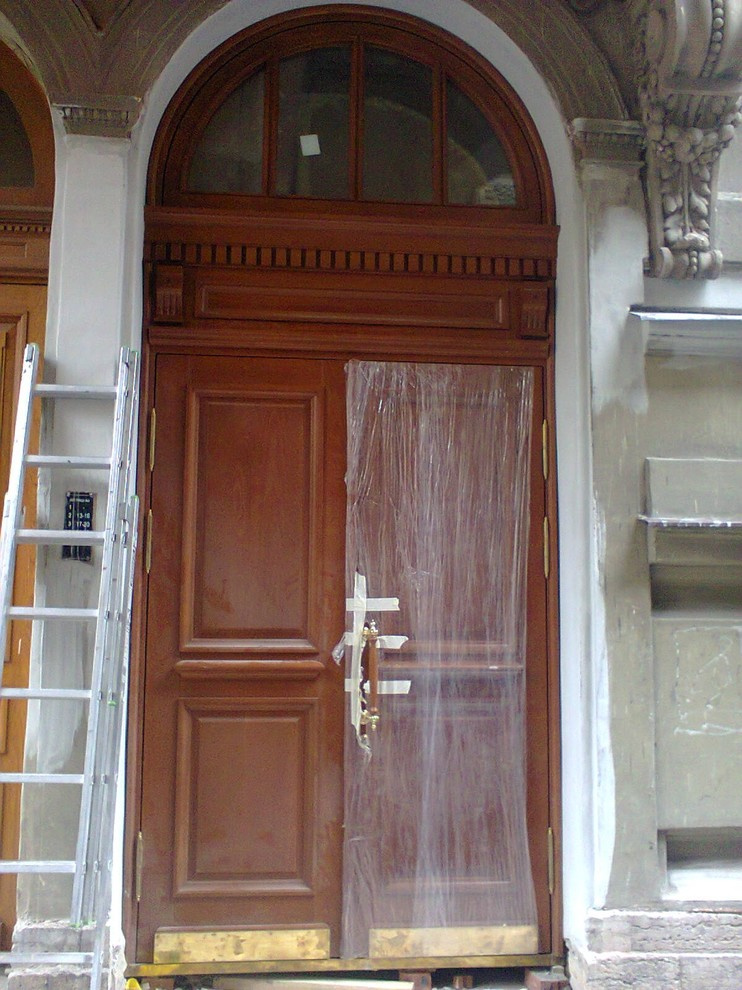 Двери входные исторические