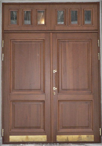 Двери входные исторические