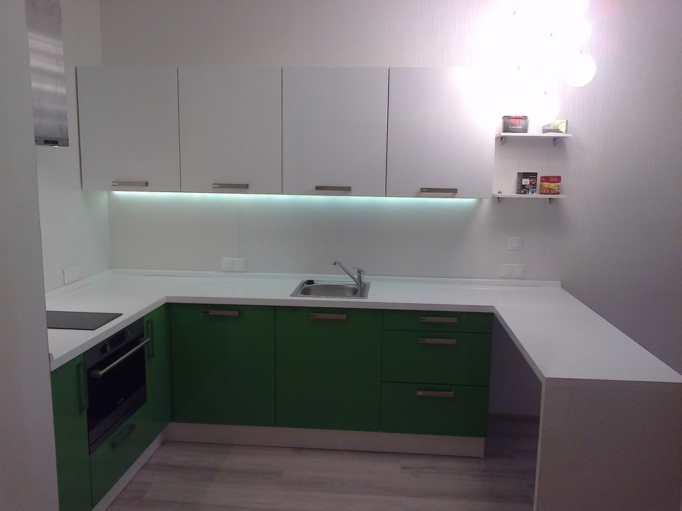 Воплощенные в жизнь проекты кухонь.