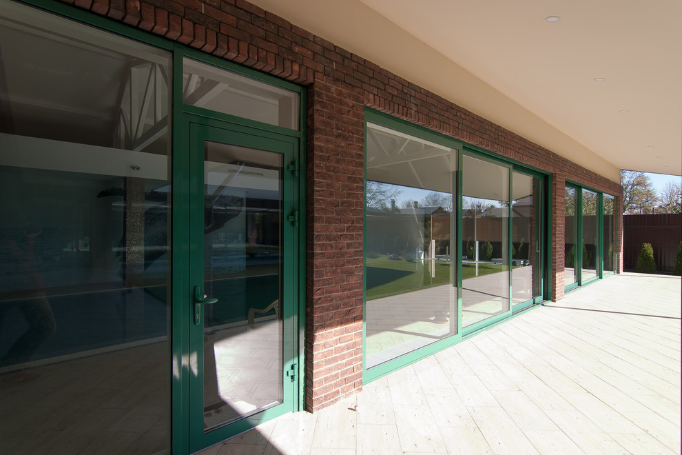 Одноэтажный жилой дом с бассейном и  SPA