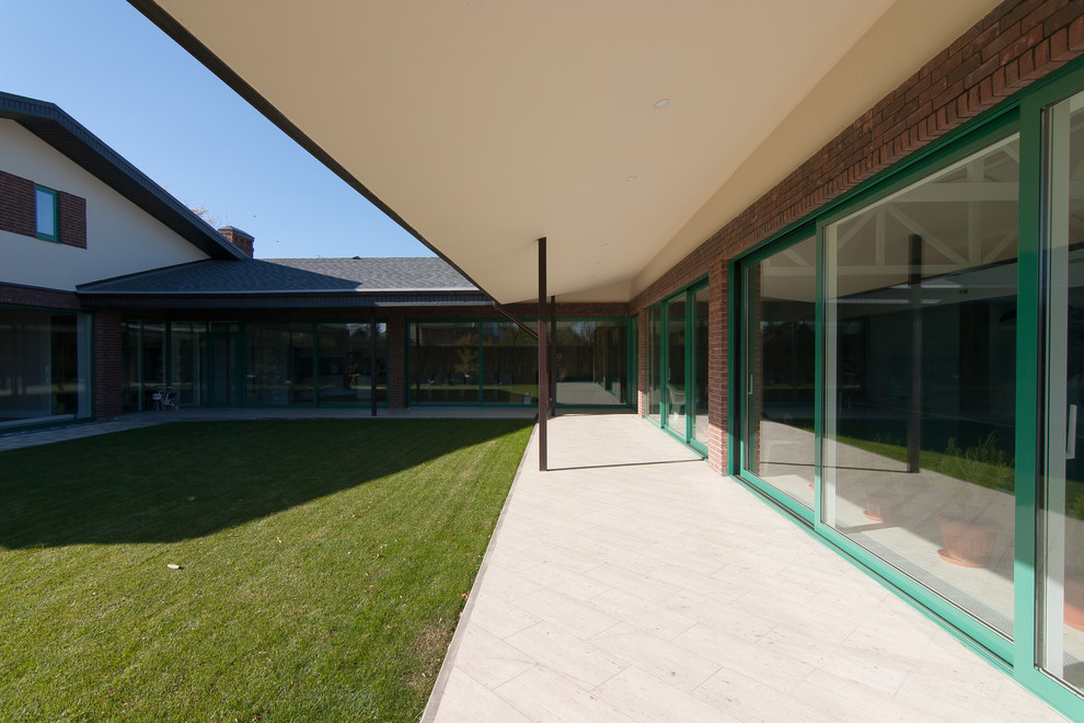 Одноэтажный жилой дом с бассейном и  SPA