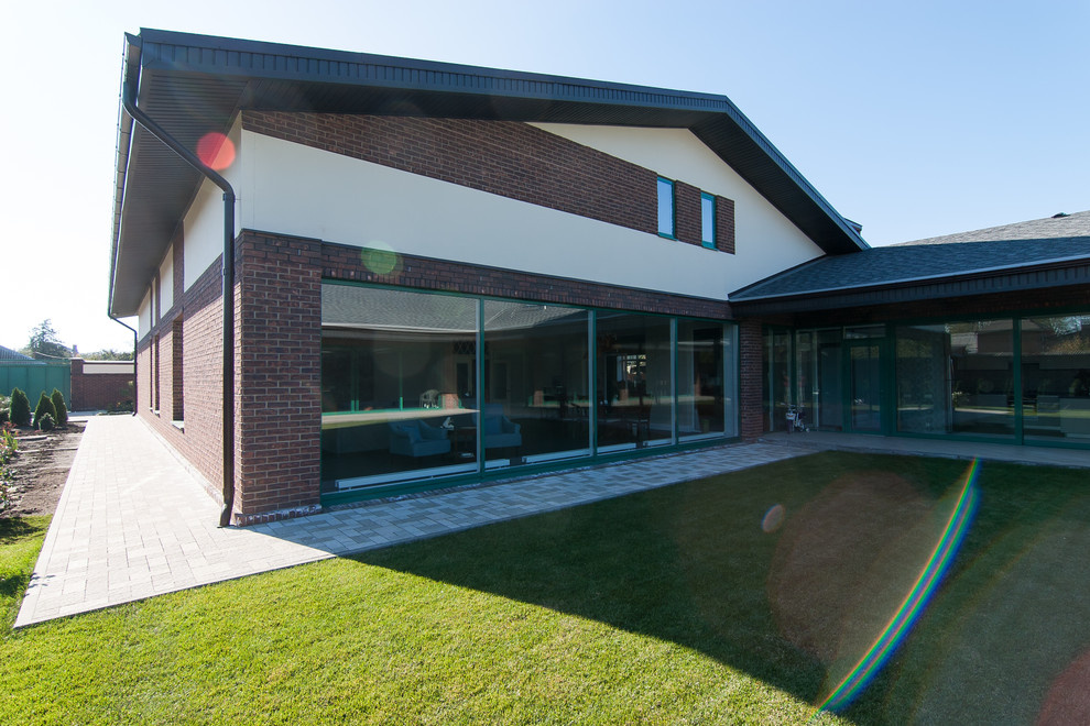 Одноэтажный жилой дом с бассейном и  SPA