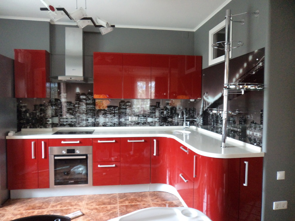 Воплощенные в жизнь проекты кухонь.