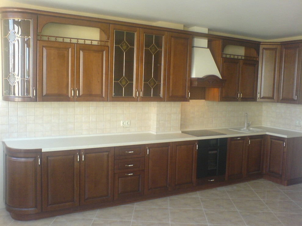 Воплощенные в жизнь проекты кухонь.