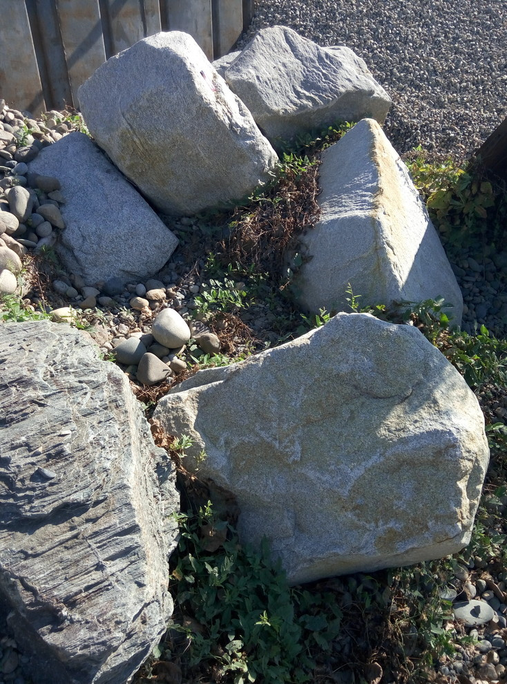Глыбы каменные для ландшафтного дизайна большие