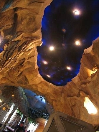 кафе "Жюль Верн"