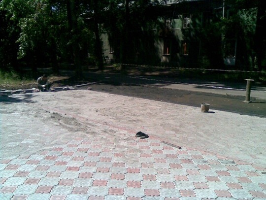 Автопарковка. Укладка плитки.