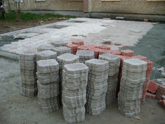 Благоустройство территории офиса. Еще партия плитки