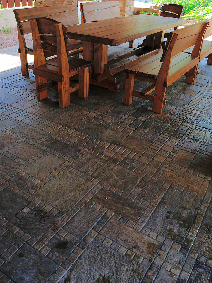 Беседка и барбекю из камня