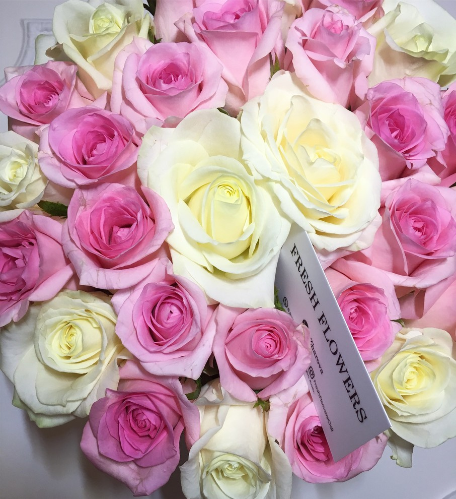 Нежные розы в шляпных коробках