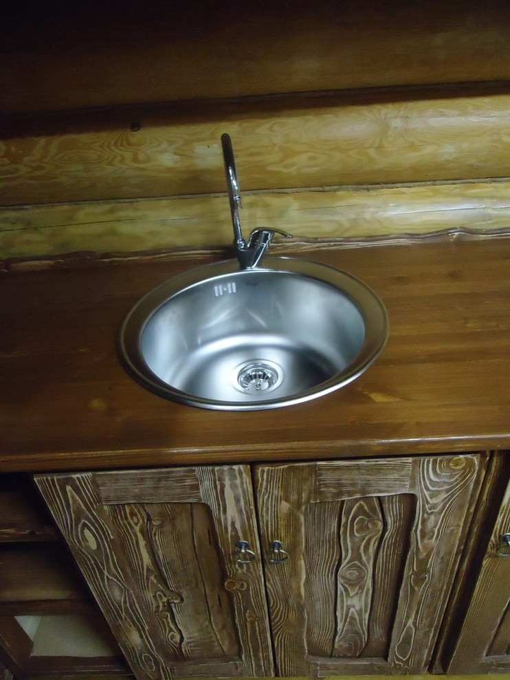 Кухонный гарнитур из массива сосны