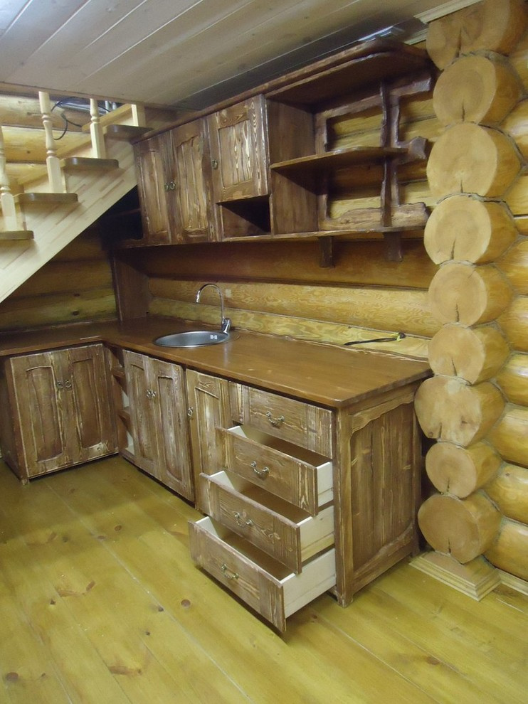 Кухонный гарнитур из массива сосны