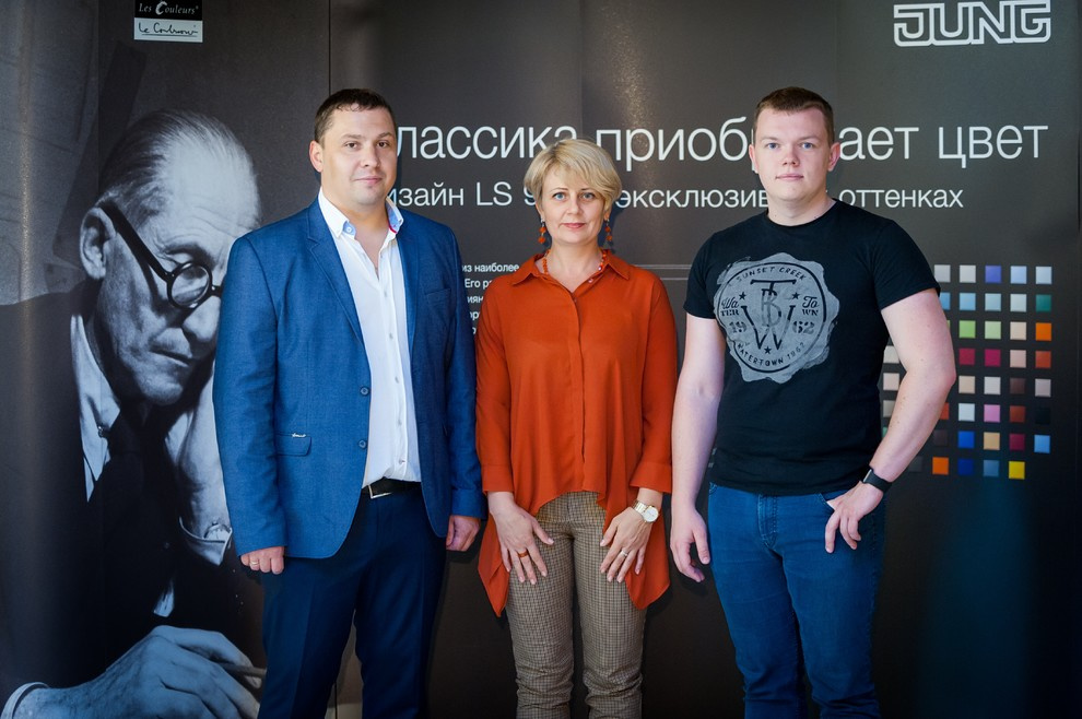 Компания Электроклуб совместно с компанией JUNG провели встречу в ресторане "ВЕС