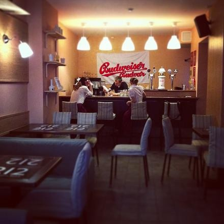 Bar 212