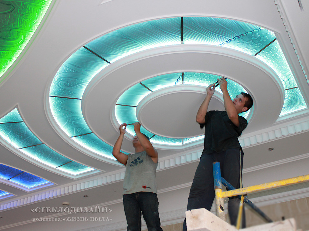 Монтаж потолка с LED подсветкой.