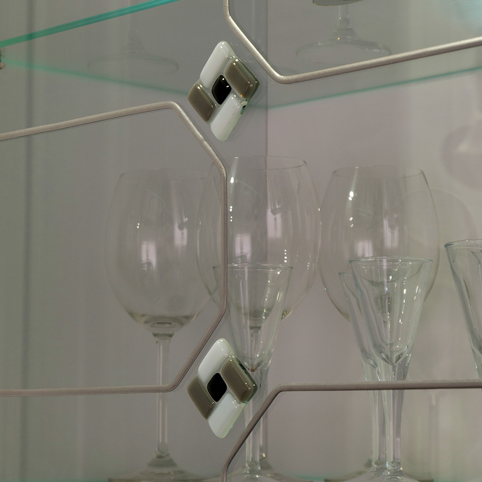 Угловая кухня с барной стойкой