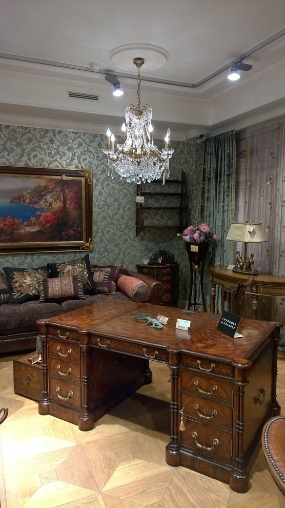 Реставрация Предметов Мебельного Убранства Английского Королевского Дома.Про-во